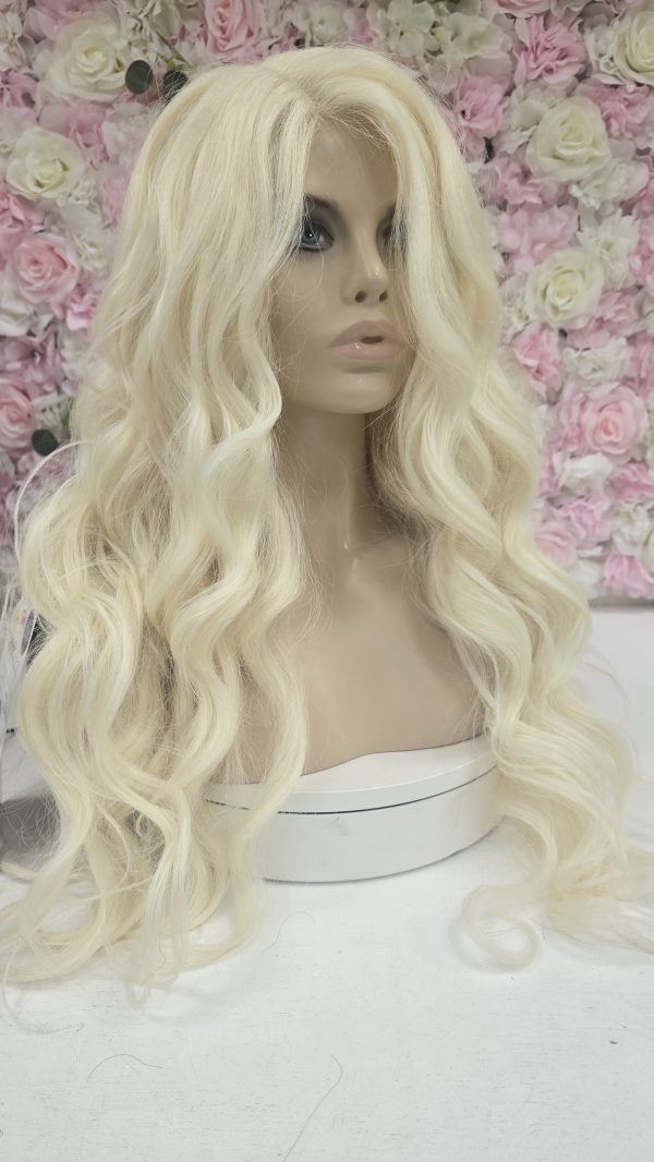 Sleek spotlight lace parting wig Isabelle - Image 14