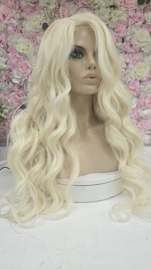 Sleek spotlight lace parting wig Isabelle - Image 15