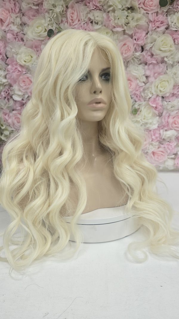 Sleek spotlight lace parting wig Isabelle - Image 16