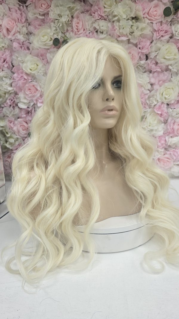 Sleek spotlight lace parting wig Isabelle - Image 17