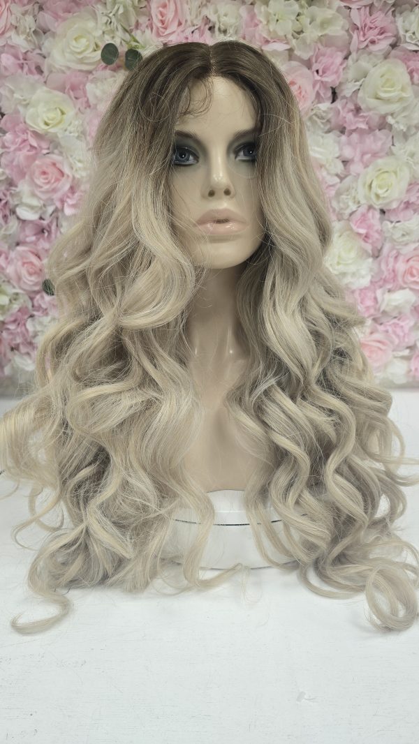 Sleek spotlight lace parting wig Isabelle - Image 21